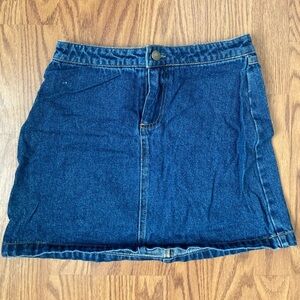 Forever 21 Woman's Jean Mini Skirt- EUC